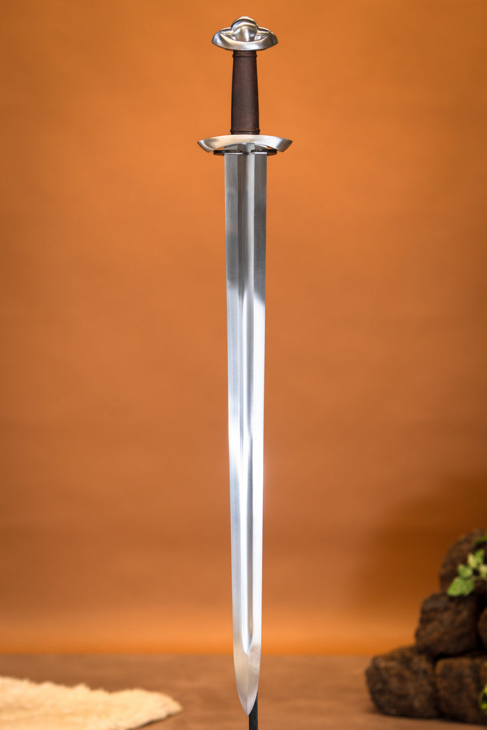 Viking sword Petersen type S, three lobed, semi-sharp