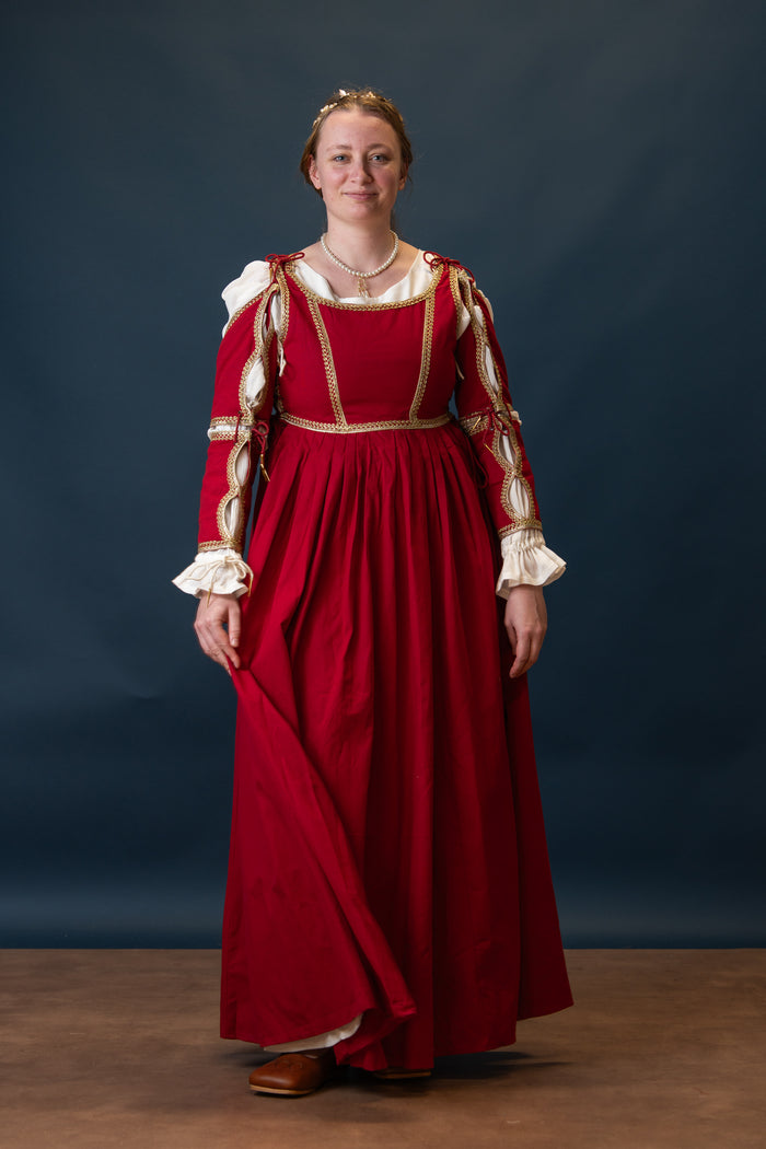 Italian gamurra, late 15th century, red
