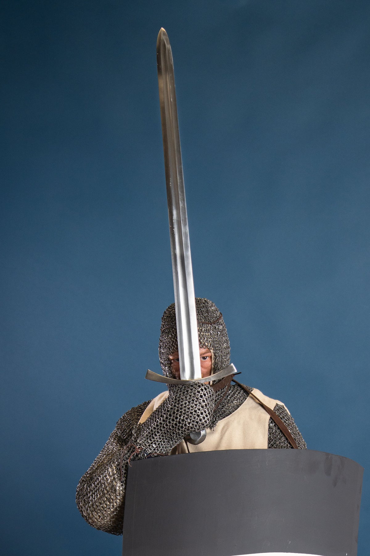 Medieval sword Oakeshott type X, semi-sharp