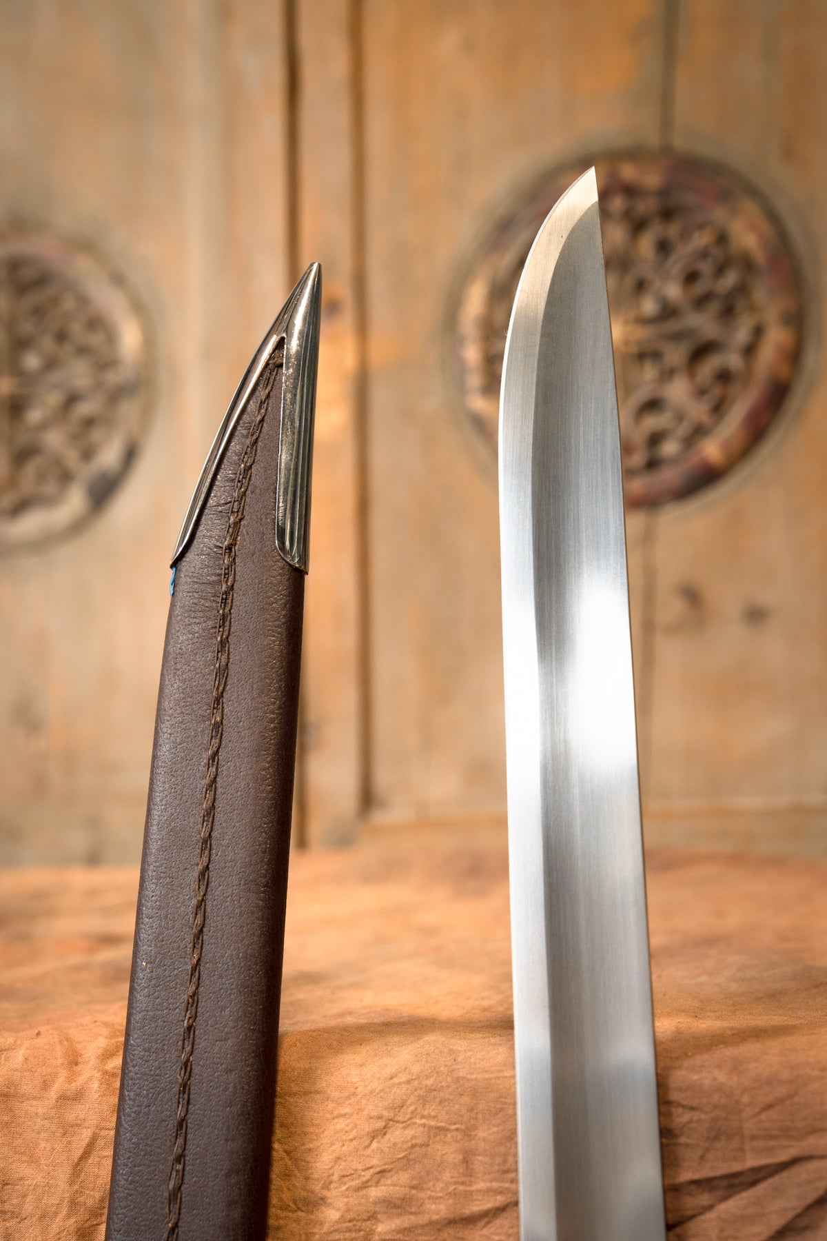 Viking sword type H, single-edged blade, semi-sharp