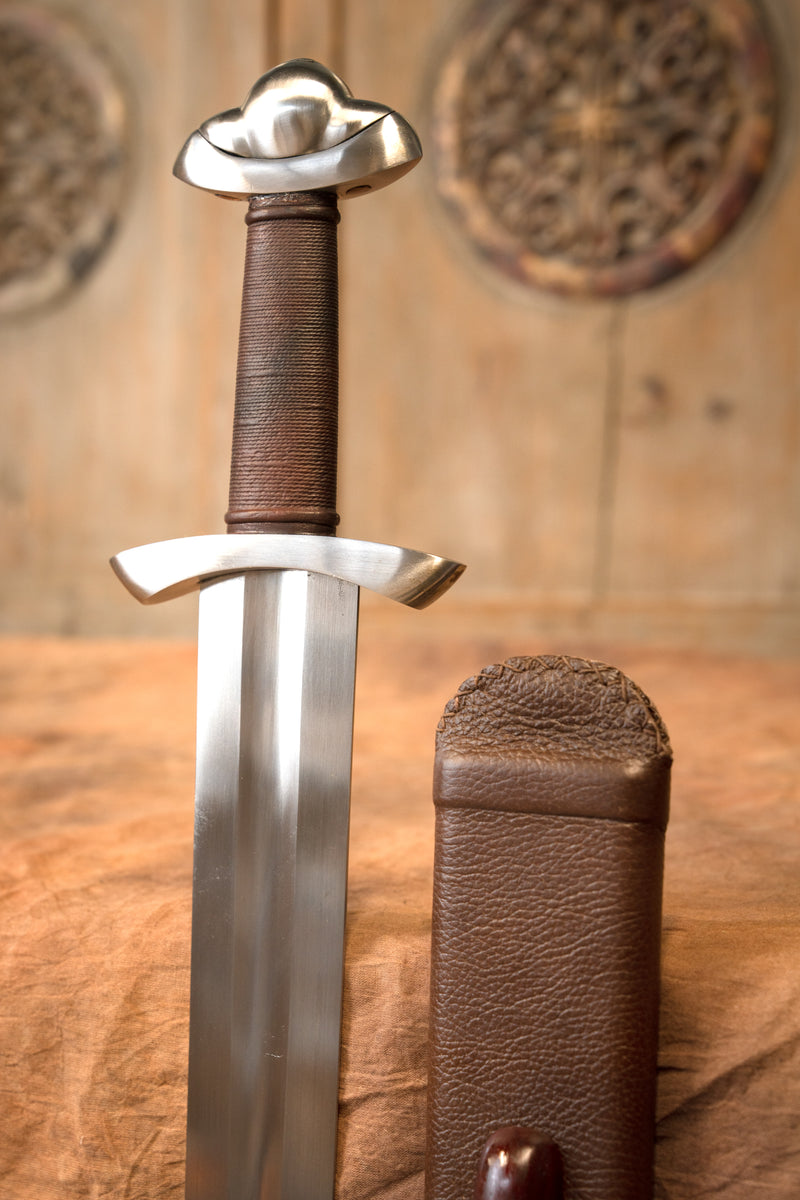 Wikiński miecz Petersen typ S, trójpłatowy, półostry