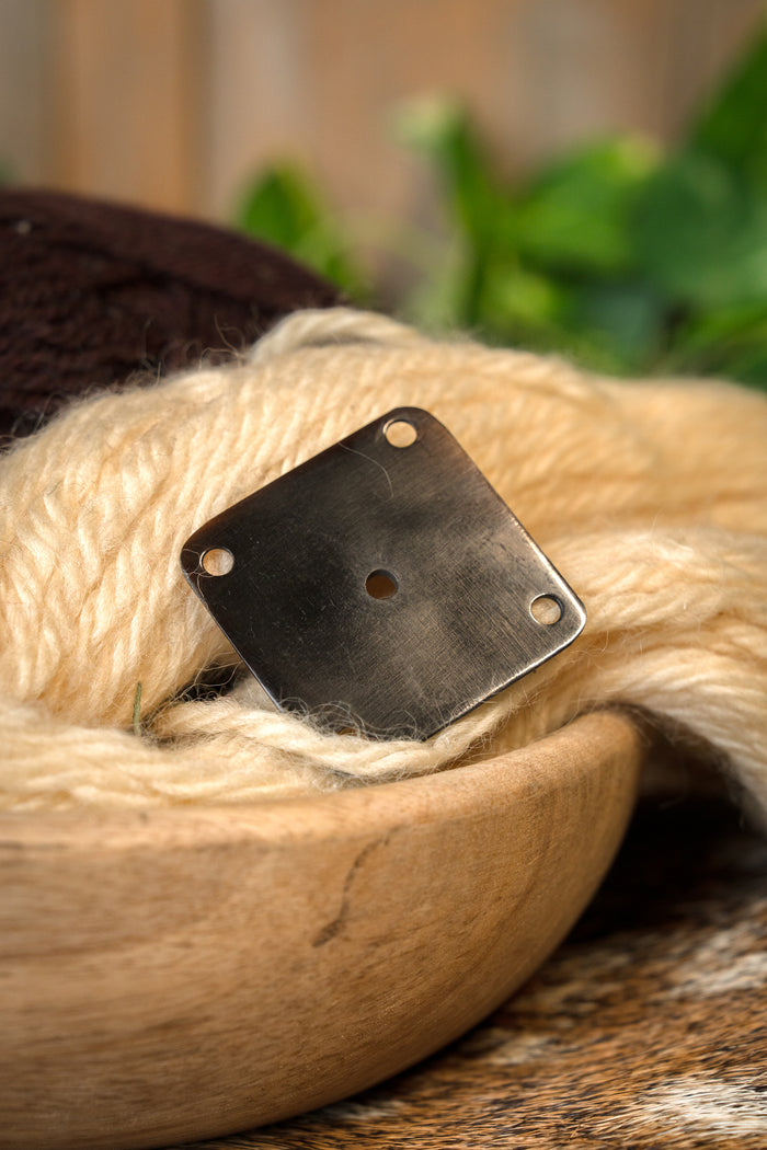 Horn weaving card
