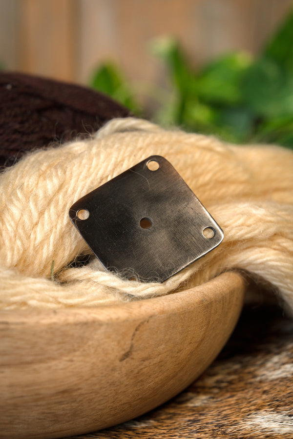 Horn weaving card