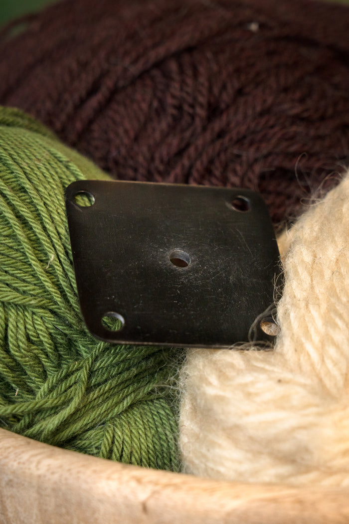 Horn weaving card