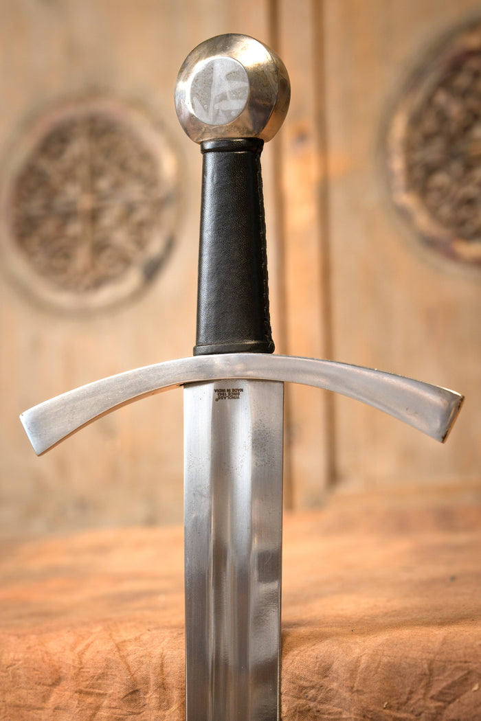Medieval sword Oakeshott type X, semi-sharp