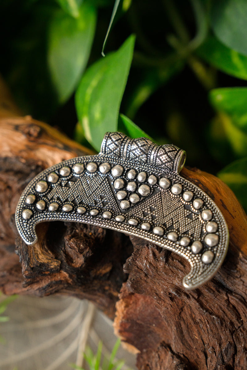 Lunula Amulett Gnezdovo, versilberte Bronze