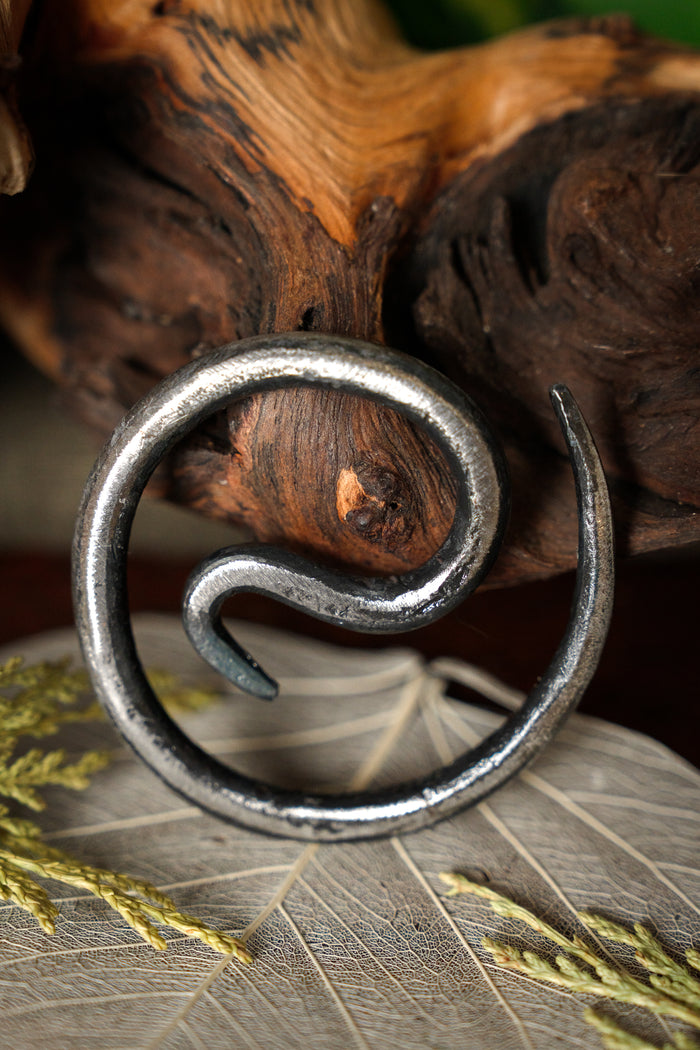 Spiral brooch Lukka, steel