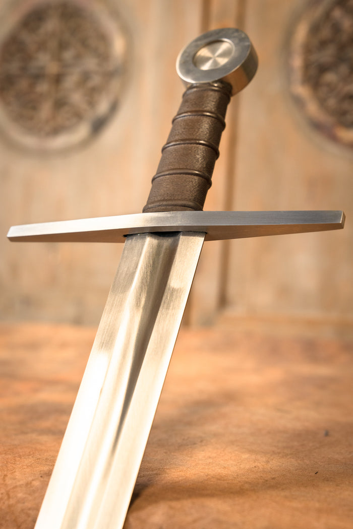 Templar sword Oakeshott XIII, semi-sharp