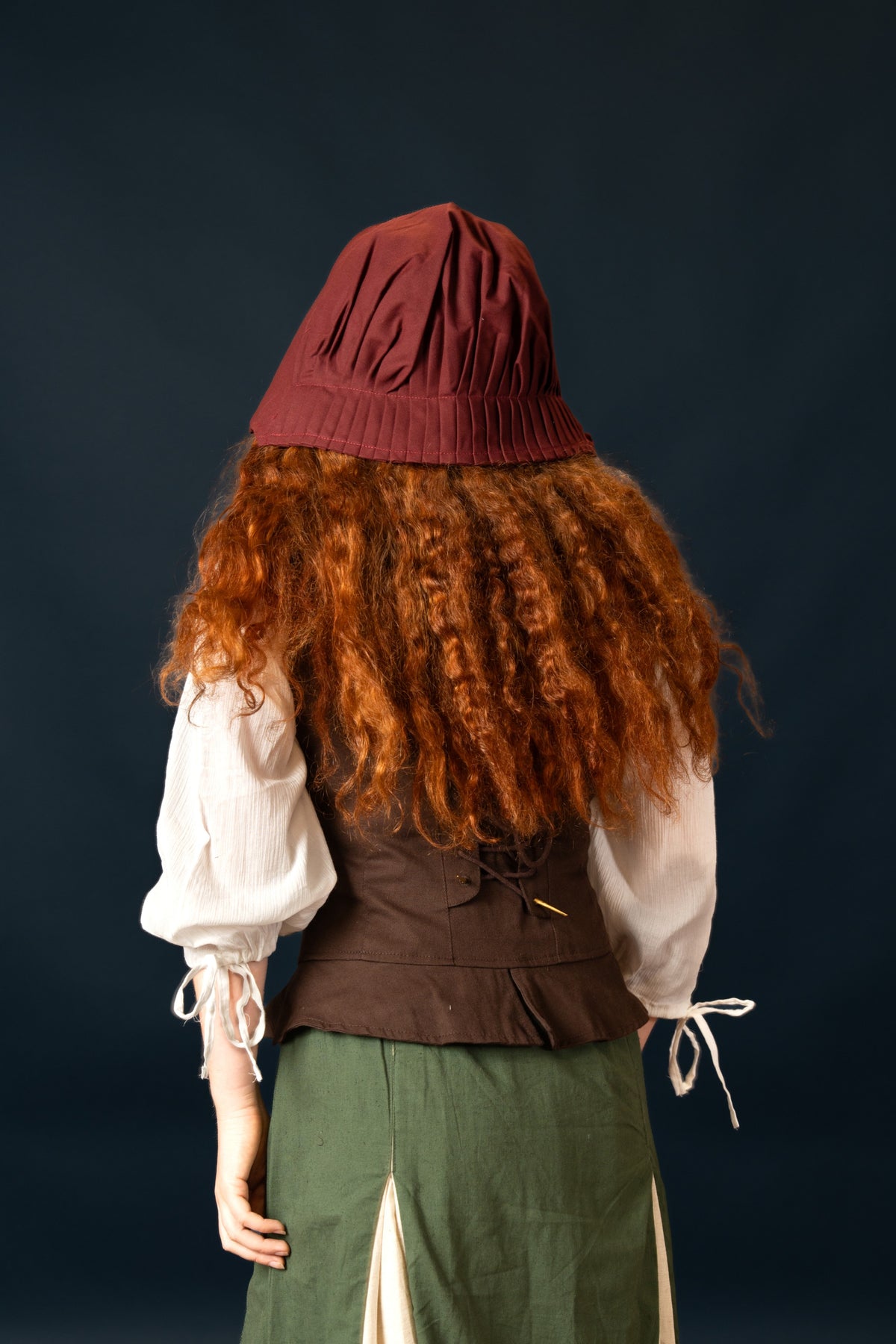 Renaissance coif Helga, bordeaux red