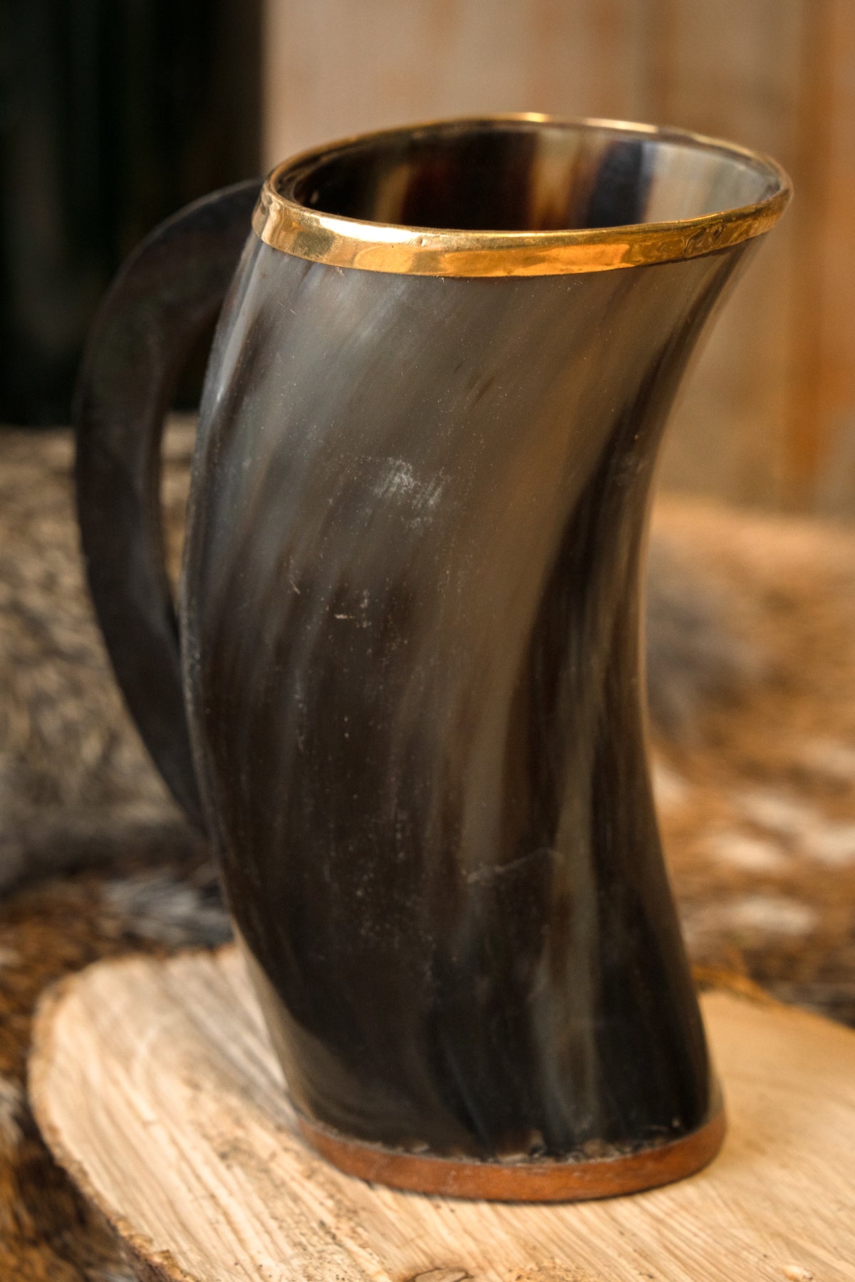 Luxurious Viking mug with brass rim