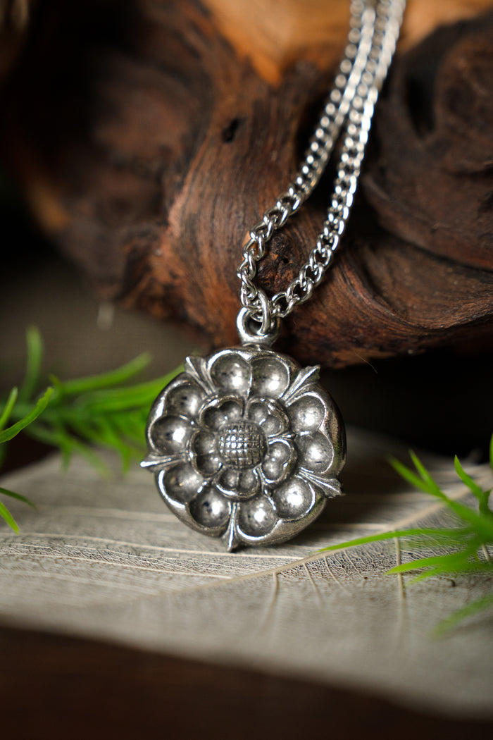 Tudor rose pendant, pewter