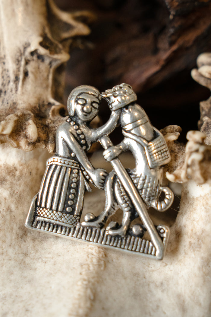 Pilgrim badge phallus coronation, silvered bronze