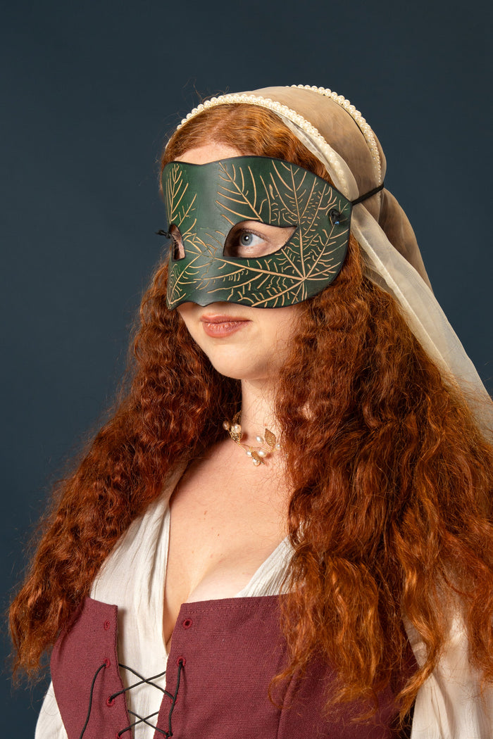 Leather mask Nessa, green