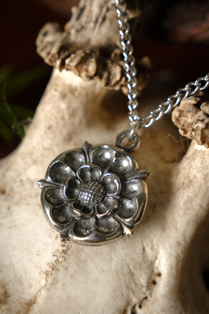 Tudor rose pendant, pewter