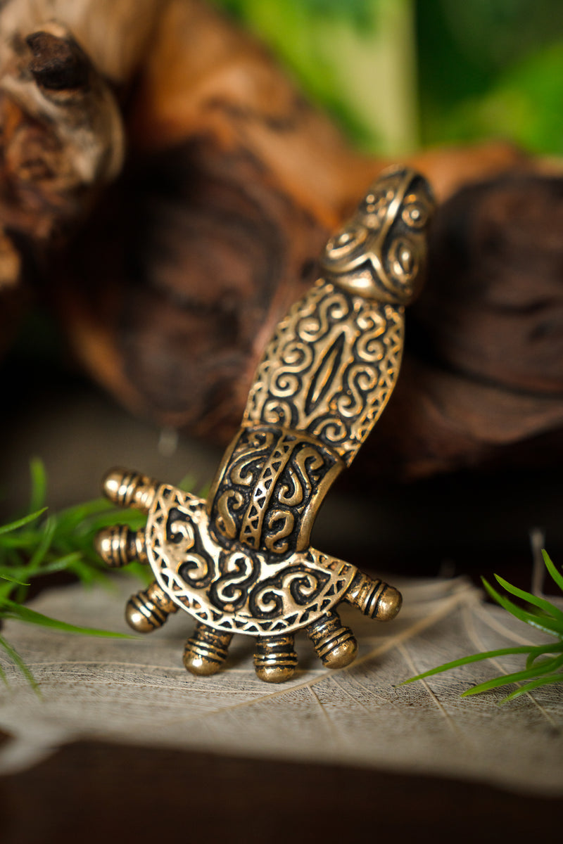 Fibule mérovingienne à arc, bronze argenté