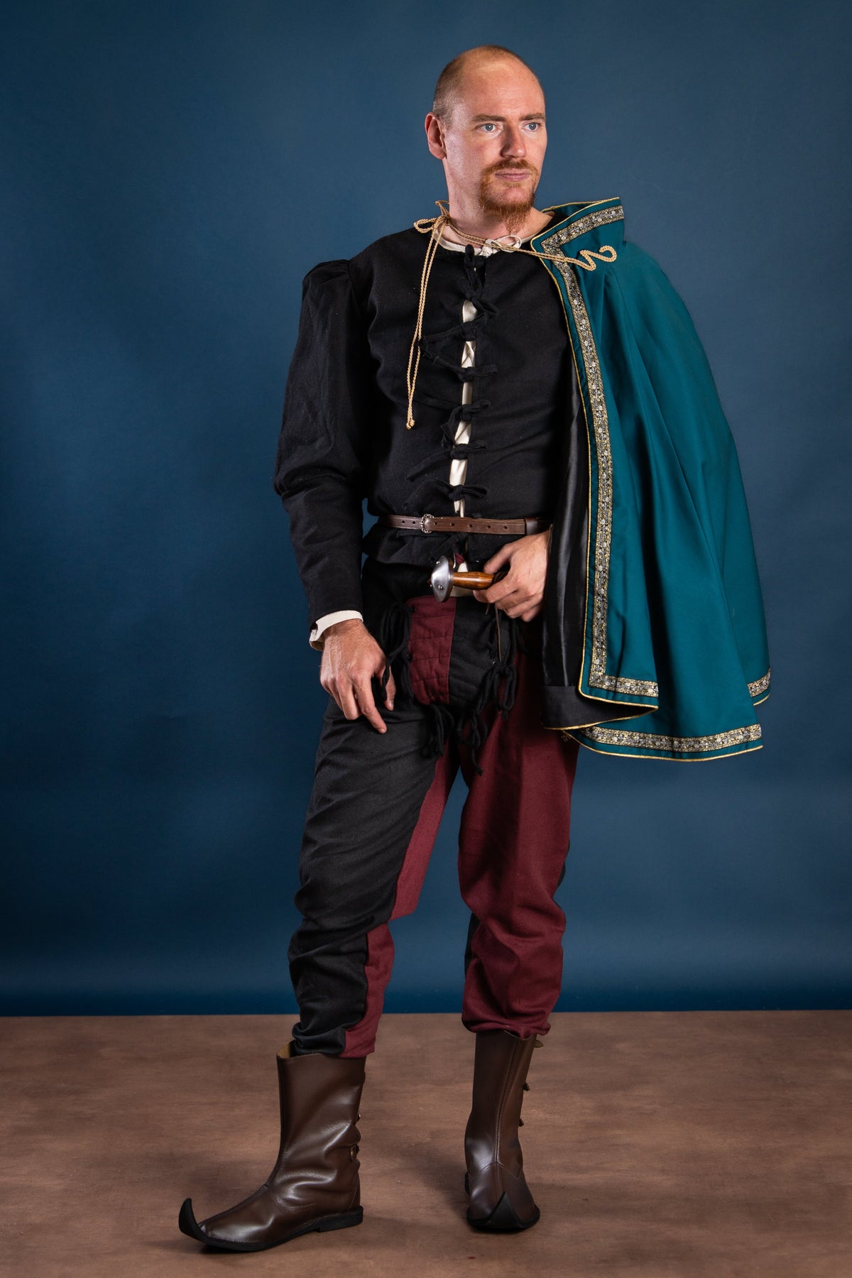 Mandilion, Musketeers cloak François, black