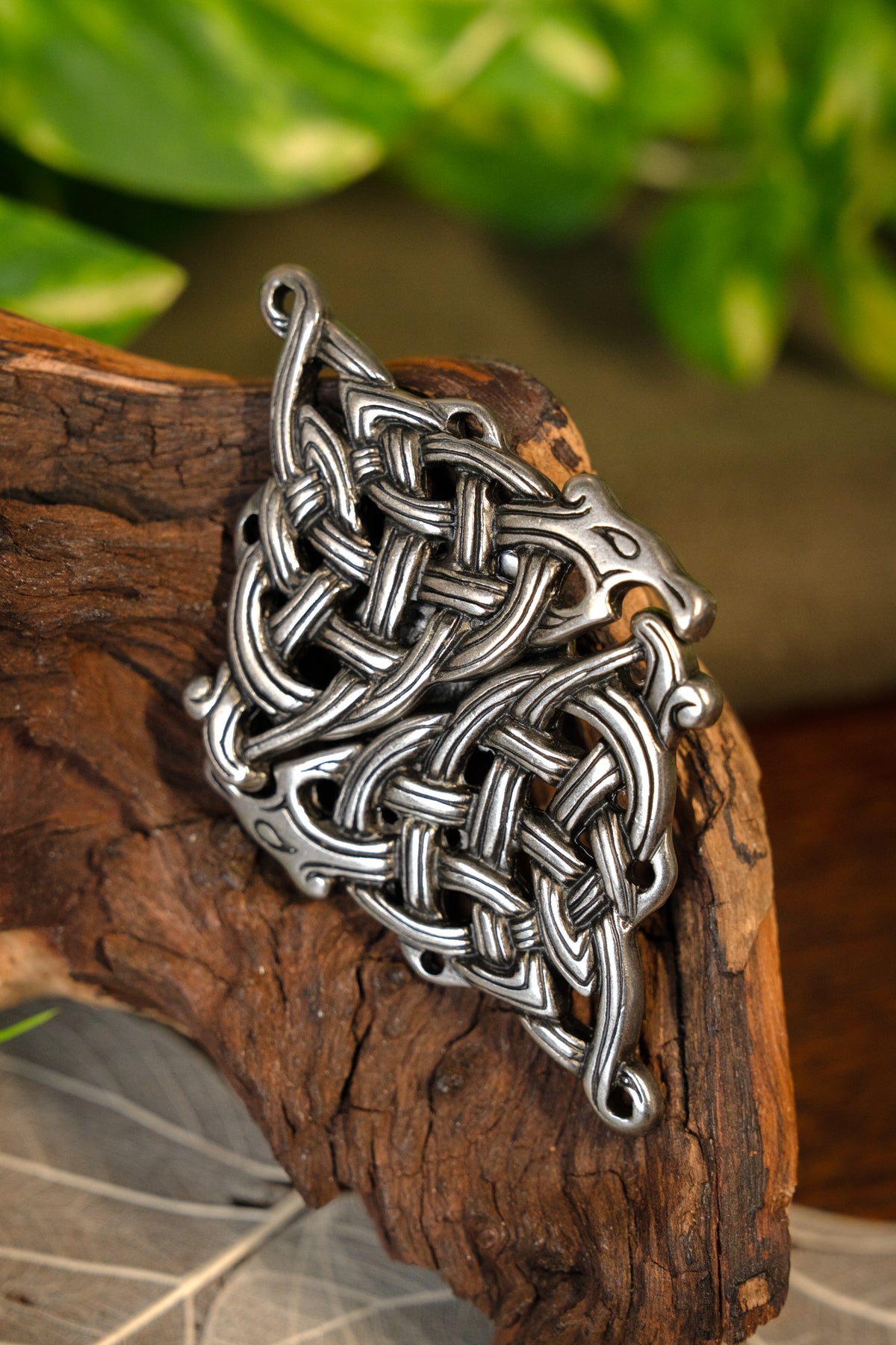 Celtic cloak clasp, silvered, zamak