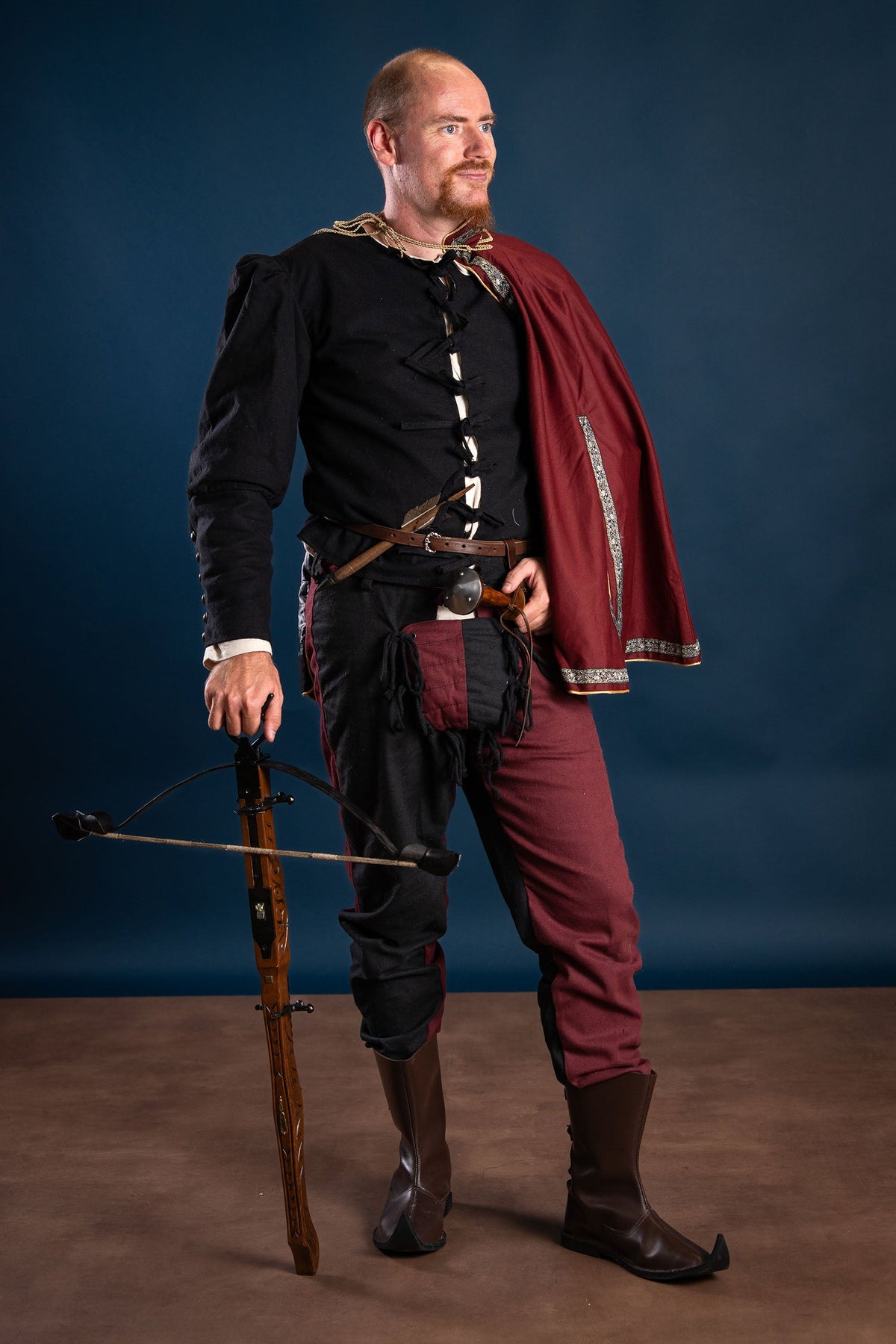 Mandilion, musketeer cloak François, red