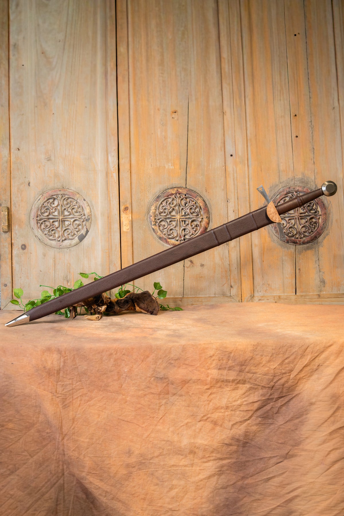 Medieval longsword Oakeshott type XVa, semi-sharp