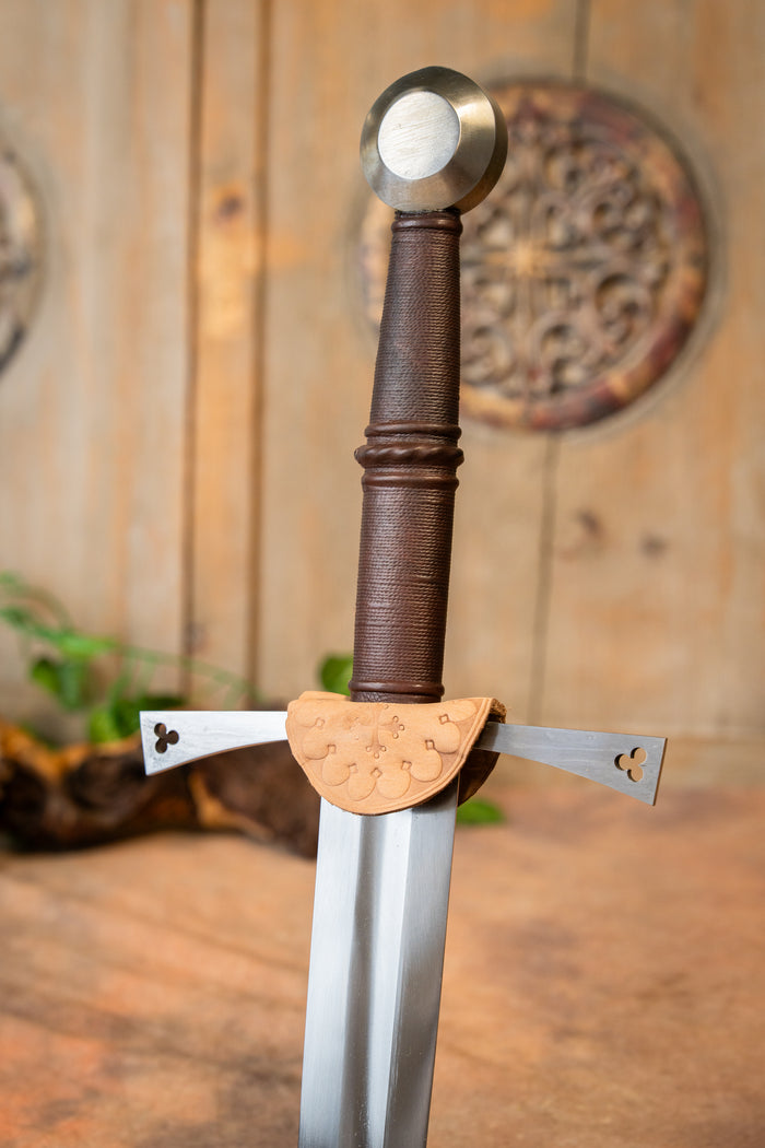 Medieval longsword Oakeshott type XVa, semi-sharp