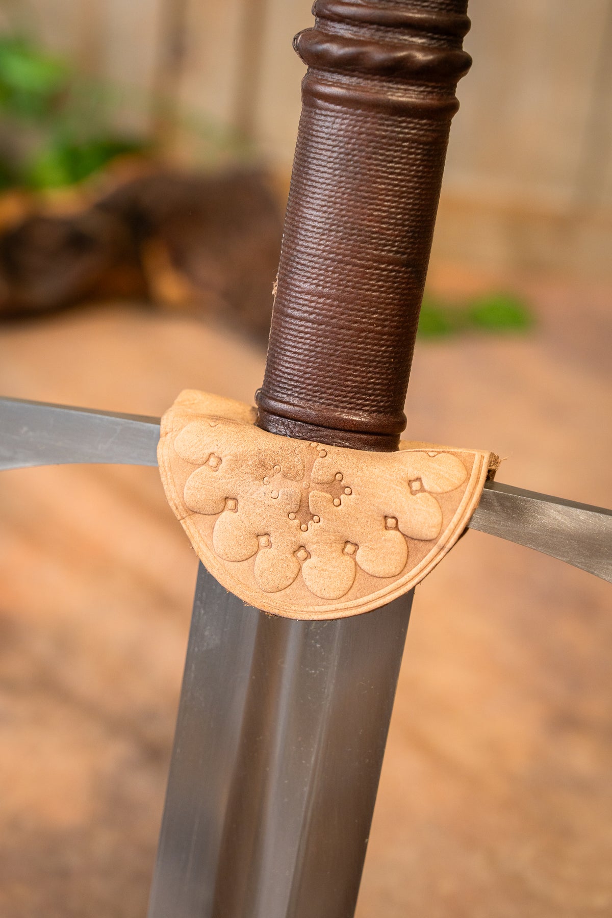 Medieval longsword Oakeshott type XVa, semi-sharp