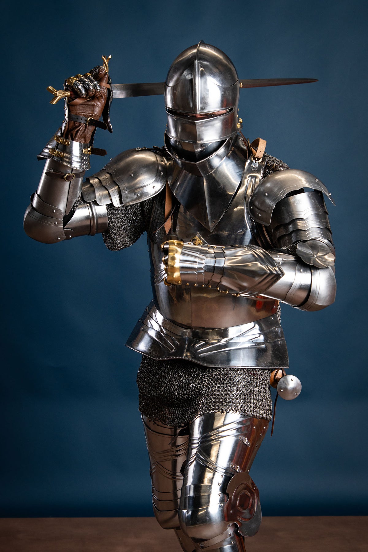 Luxury Gothic gauntlets, 1450–1500, brass, 1.2 mm