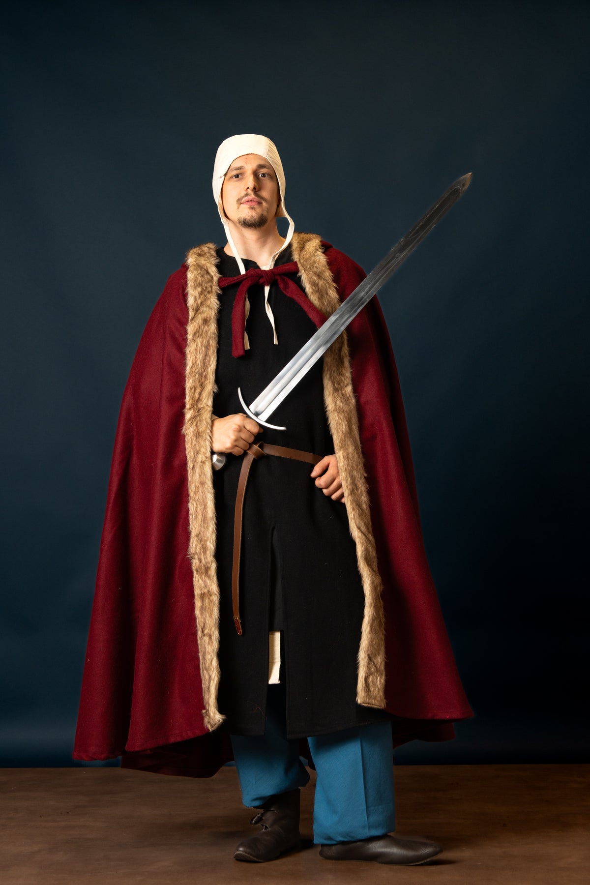 Viking cloak Fjell, wool blend, red