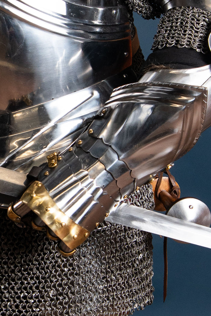 Luxury Gothic gauntlets, 1450–1500, brass, 1.2 mm