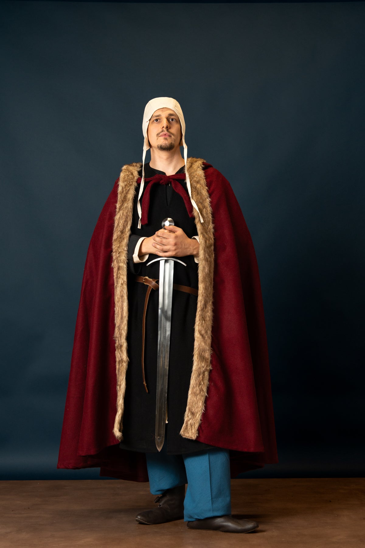Viking cloak Fjell, wool blend, red