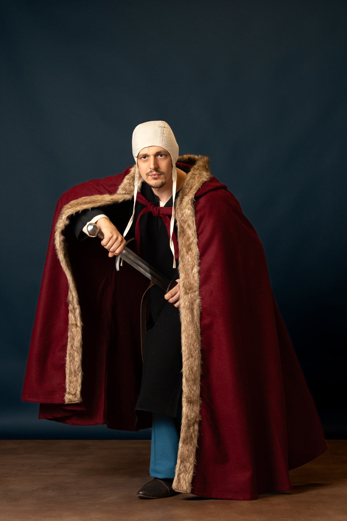 Viking cloak Fjell, wool blend, red