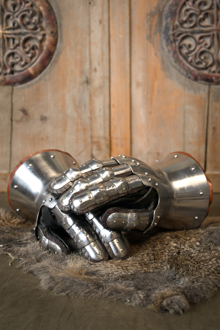 15th century hourglass gauntlets, 1.2 mm