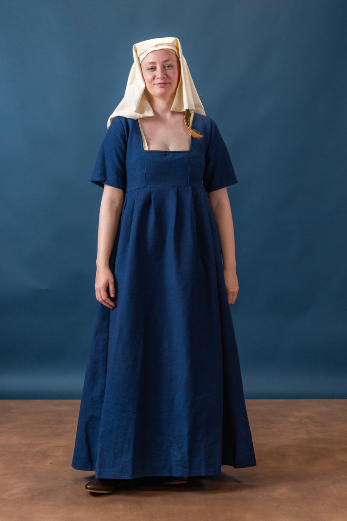 Medieval dress Frideswinde, 14th century, blue