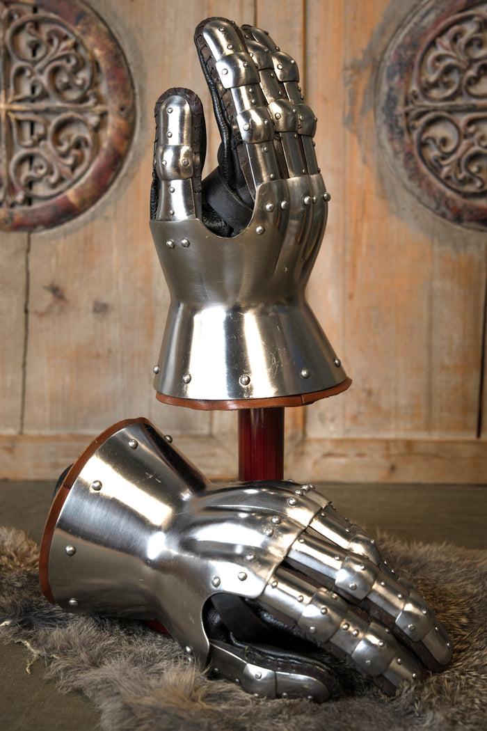 15th century hourglass gauntlets, 1.2 mm