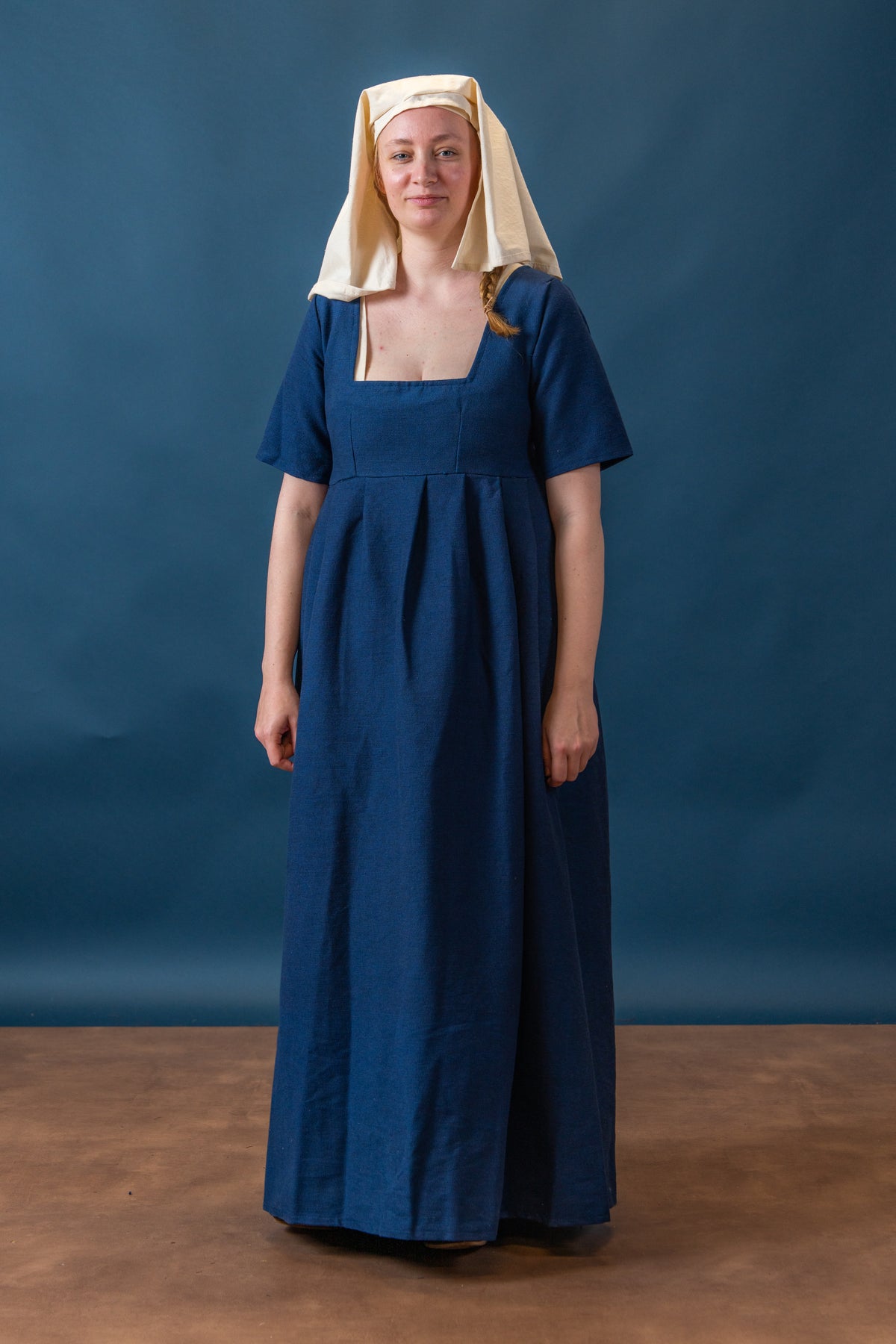Medieval dress Frideswinde, 14th century, blue