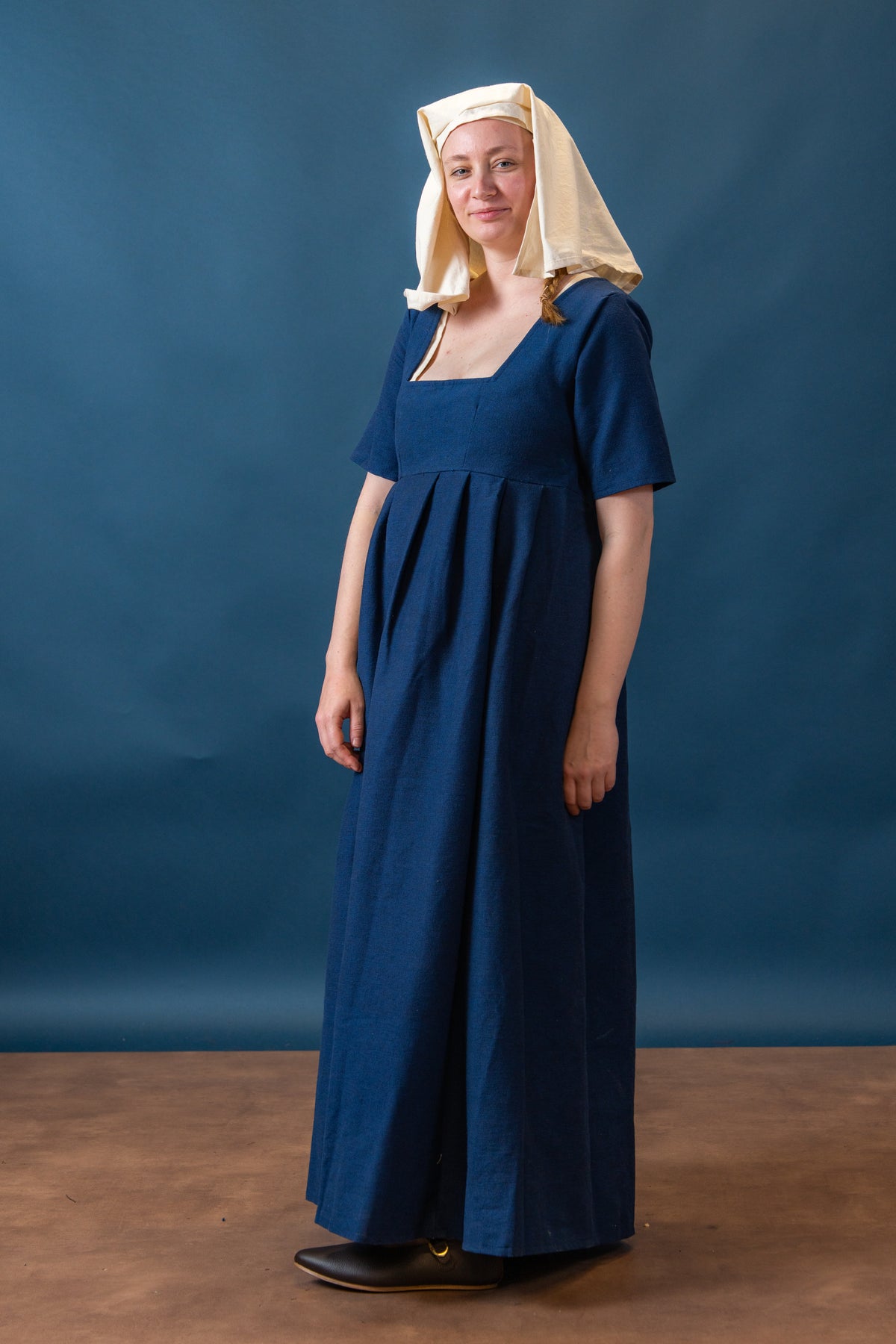 Medieval dress Frideswinde, 14th century, blue