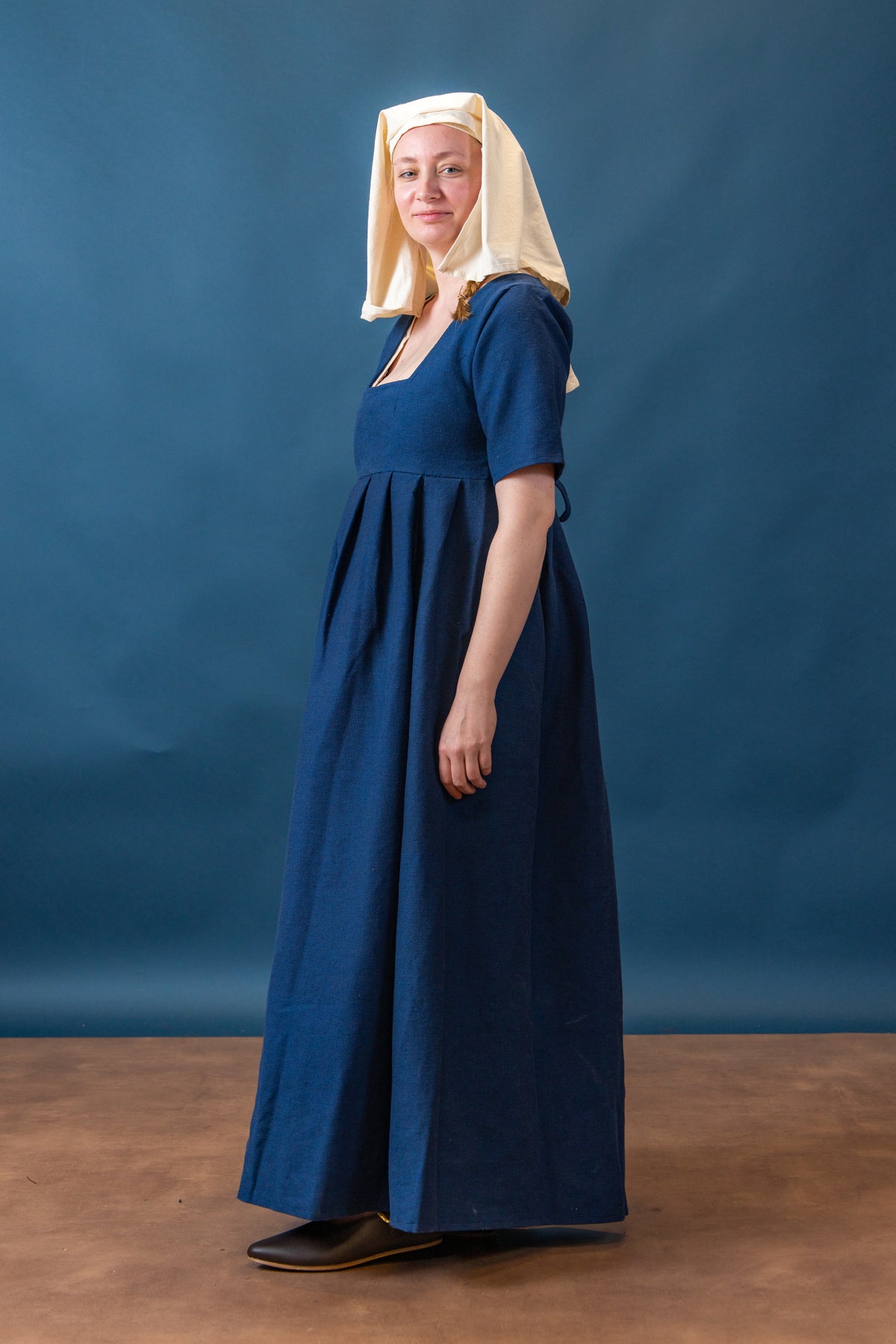 Medieval dress Frideswinde, 14th century, blue