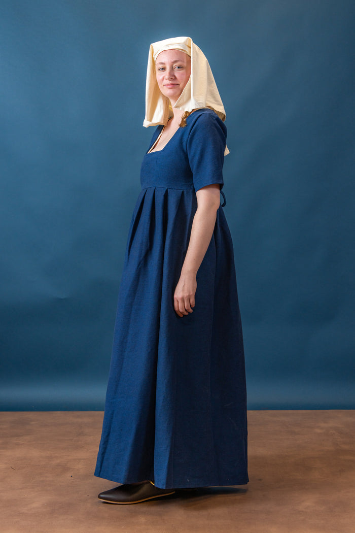Medieval dress Frideswinde, 14th century, blue