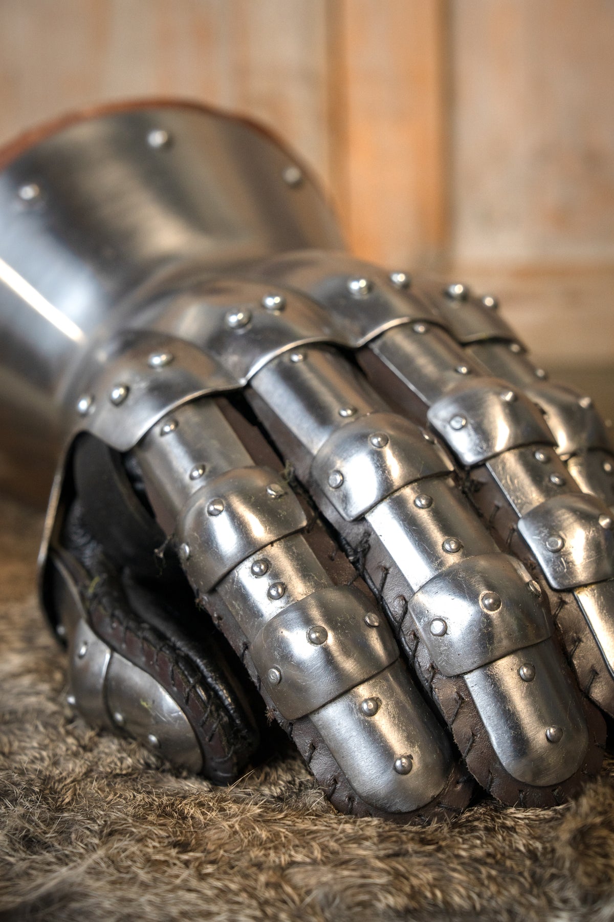 15th century hourglass gauntlets, 1.2 mm