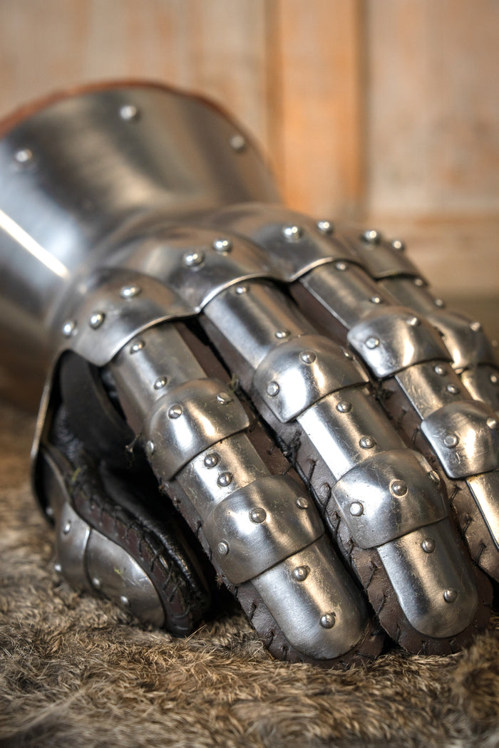 15th century hourglass gauntlets, 1.2 mm