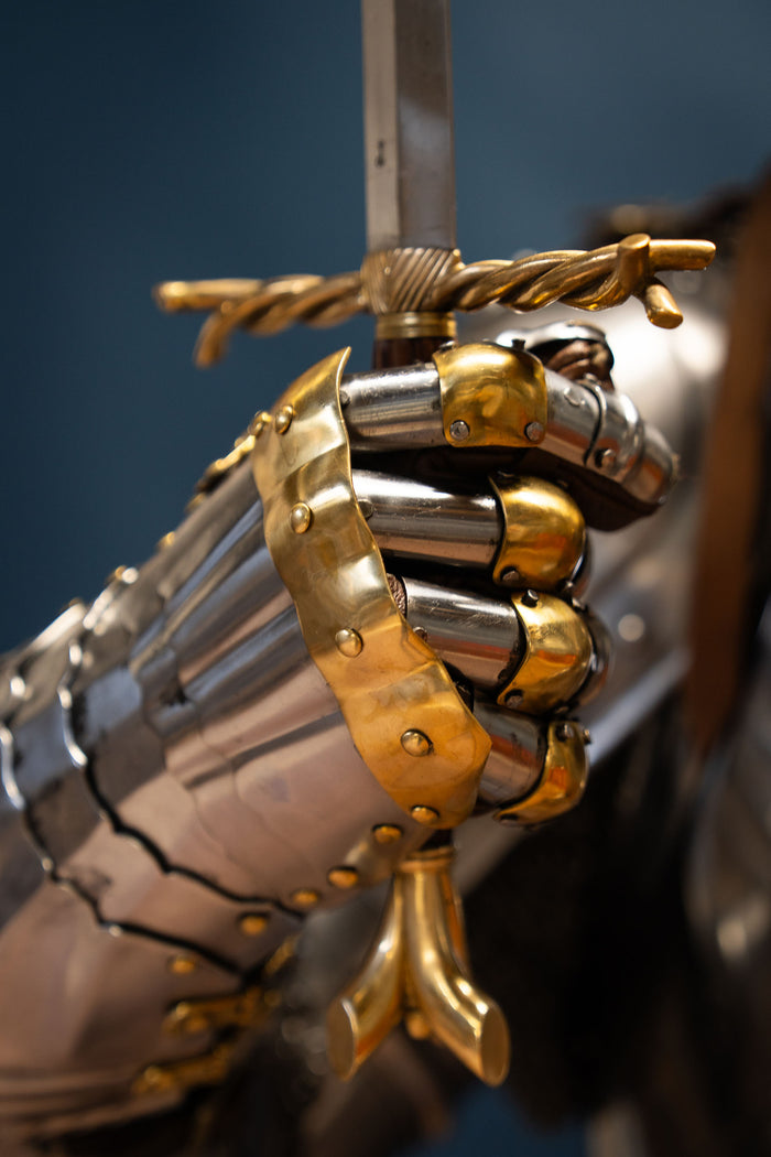 Luxury Gothic gauntlets, 1450–1500, brass, 1.2 mm