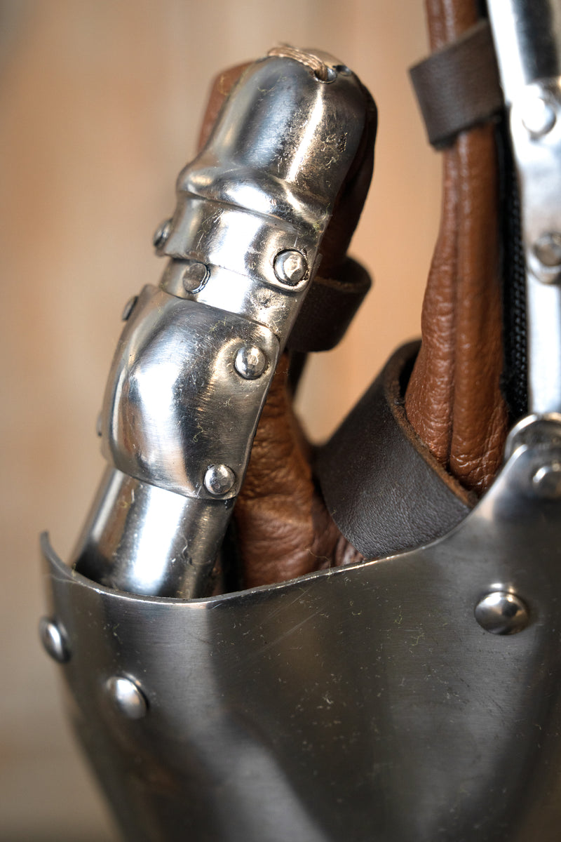 Guanti a clessidra 1350–1410, 1,6 mm