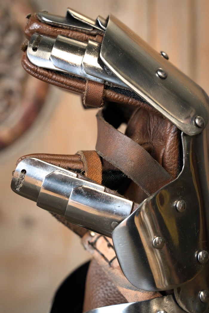 15th century Milanese gauntlets, 1.6 mm