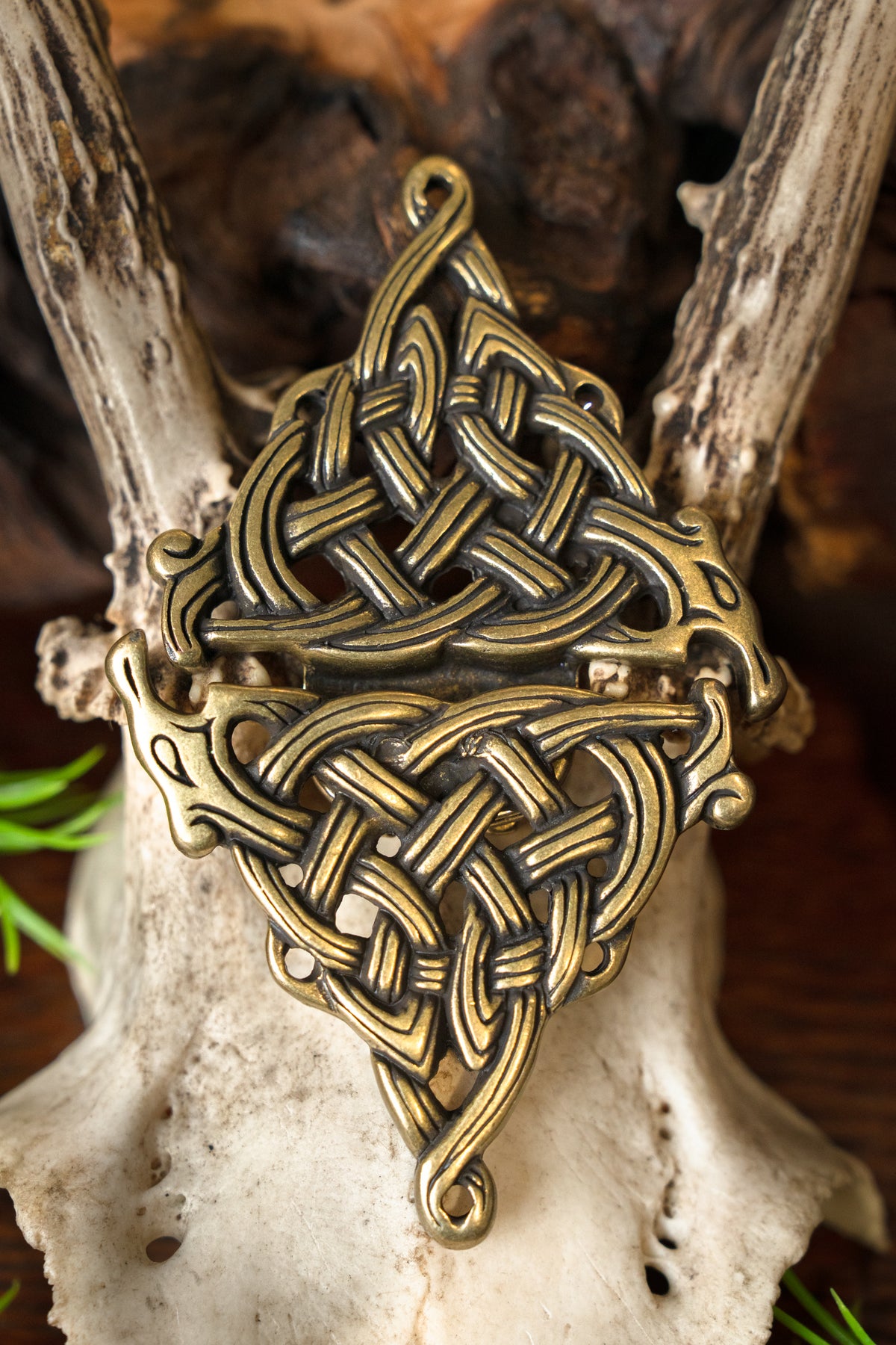 Celtic cloak clasp, bronze colour, zamak