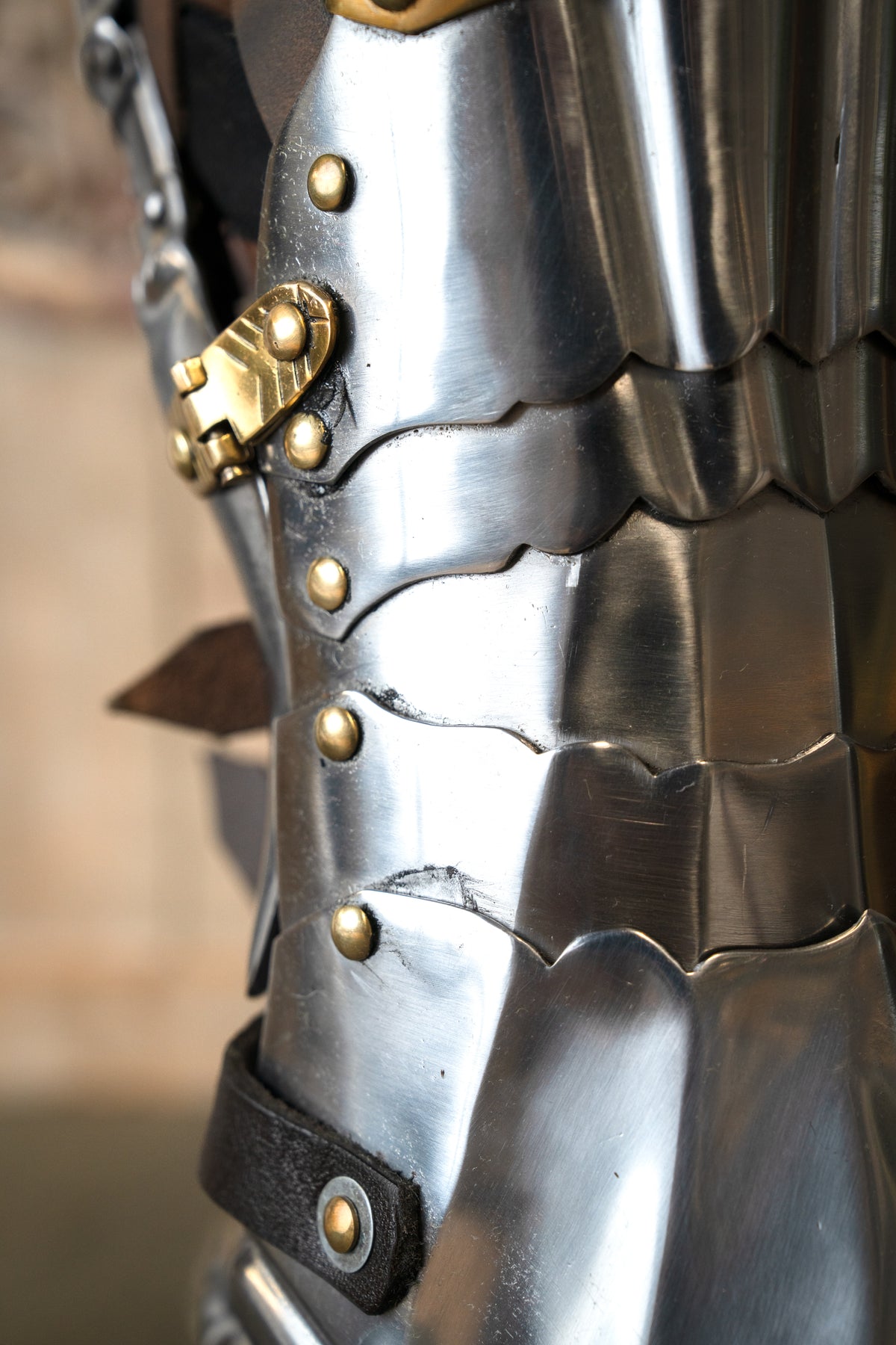 Luxury Gothic gauntlets, 1450–1500, brass, 1.2 mm