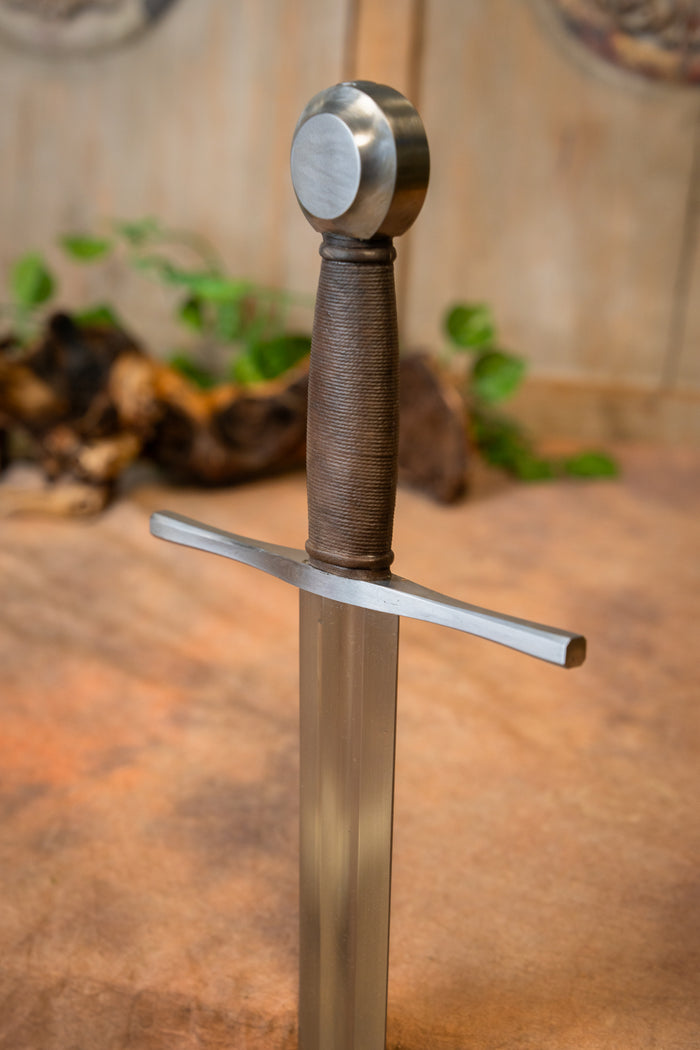 Crusader sword Oakeshott XIII, semi-sharp