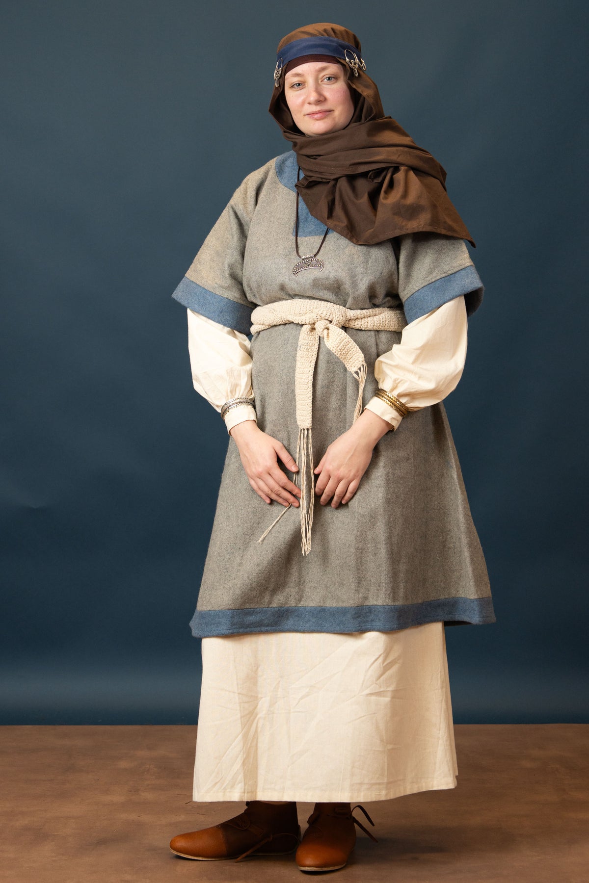 Headkerchief Emil, 90x130 cm, brown