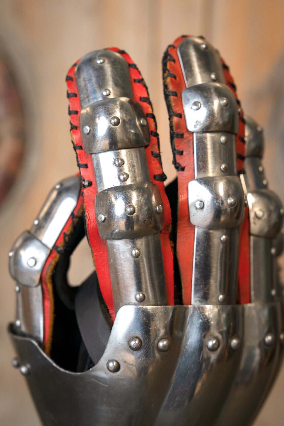 14th century hourglass gauntlets, 1.6 mm