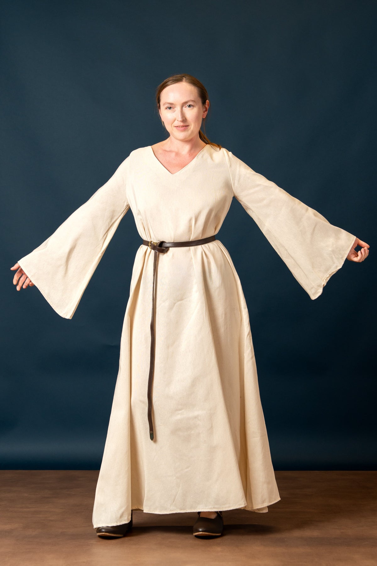 Meduseld chemise, underdress, linen