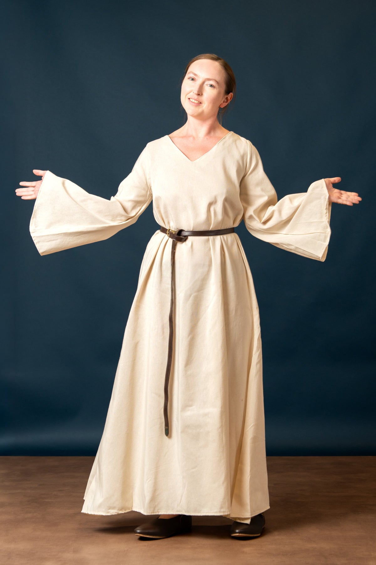 Meduseld chemise, underdress, linen