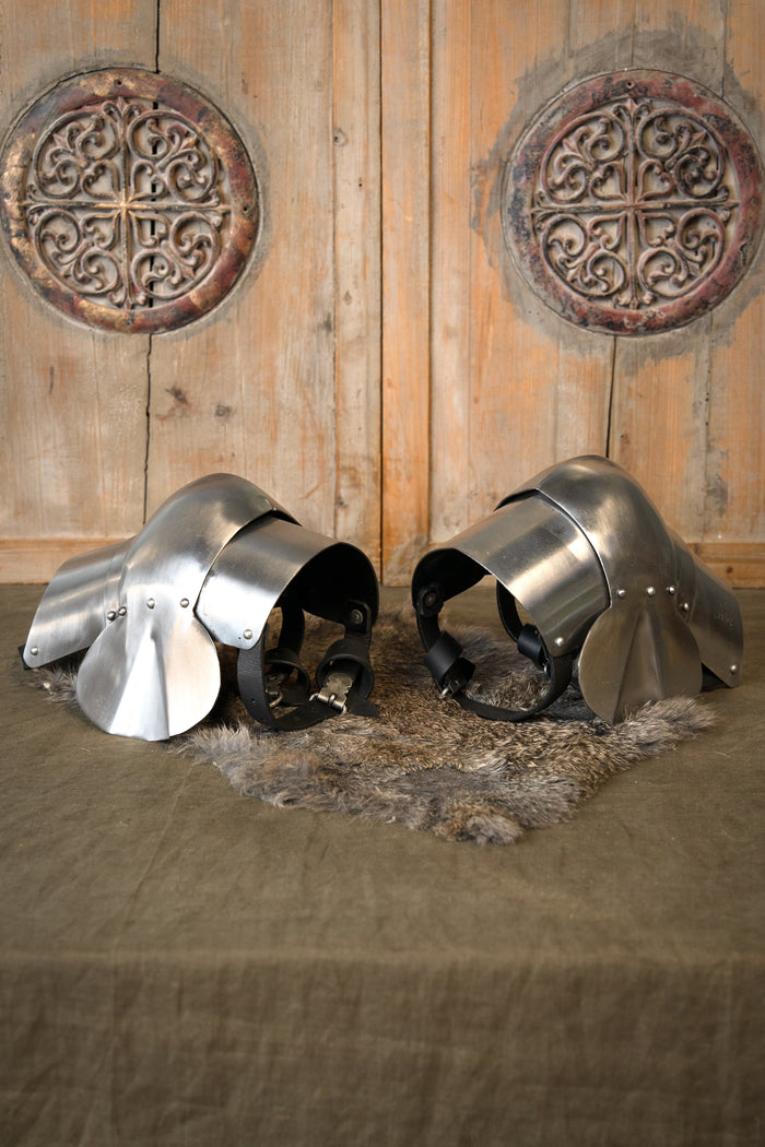 15th century poleyns, knee cops, 1.6 mm